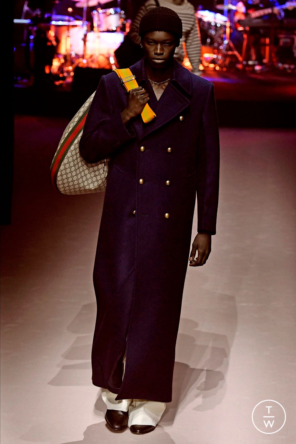 Fashion Week Milan Fall/Winter 2023 look 28 from the Gucci collection menswear