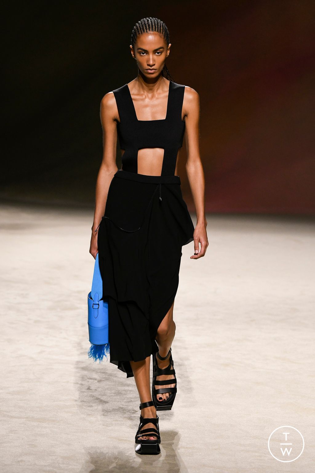 Fashion Week Paris Spring/Summer 2023 look 60 from the Hermès collection womenswear