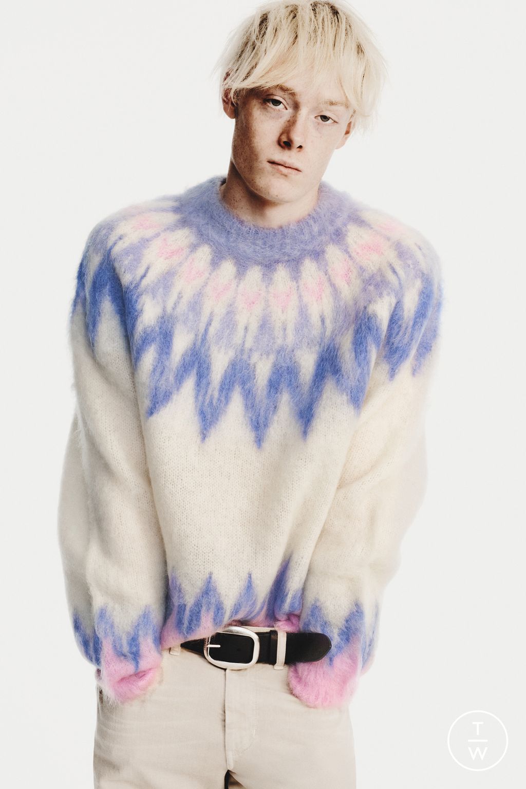 Fashion Week Paris Fall/Winter 2025 look 1 de la collection Isabel Marant menswear