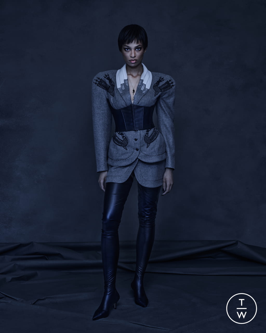 Fashion Week Paris Fall/Winter 2021 look 2 de la collection Ulyana Sergeenko couture