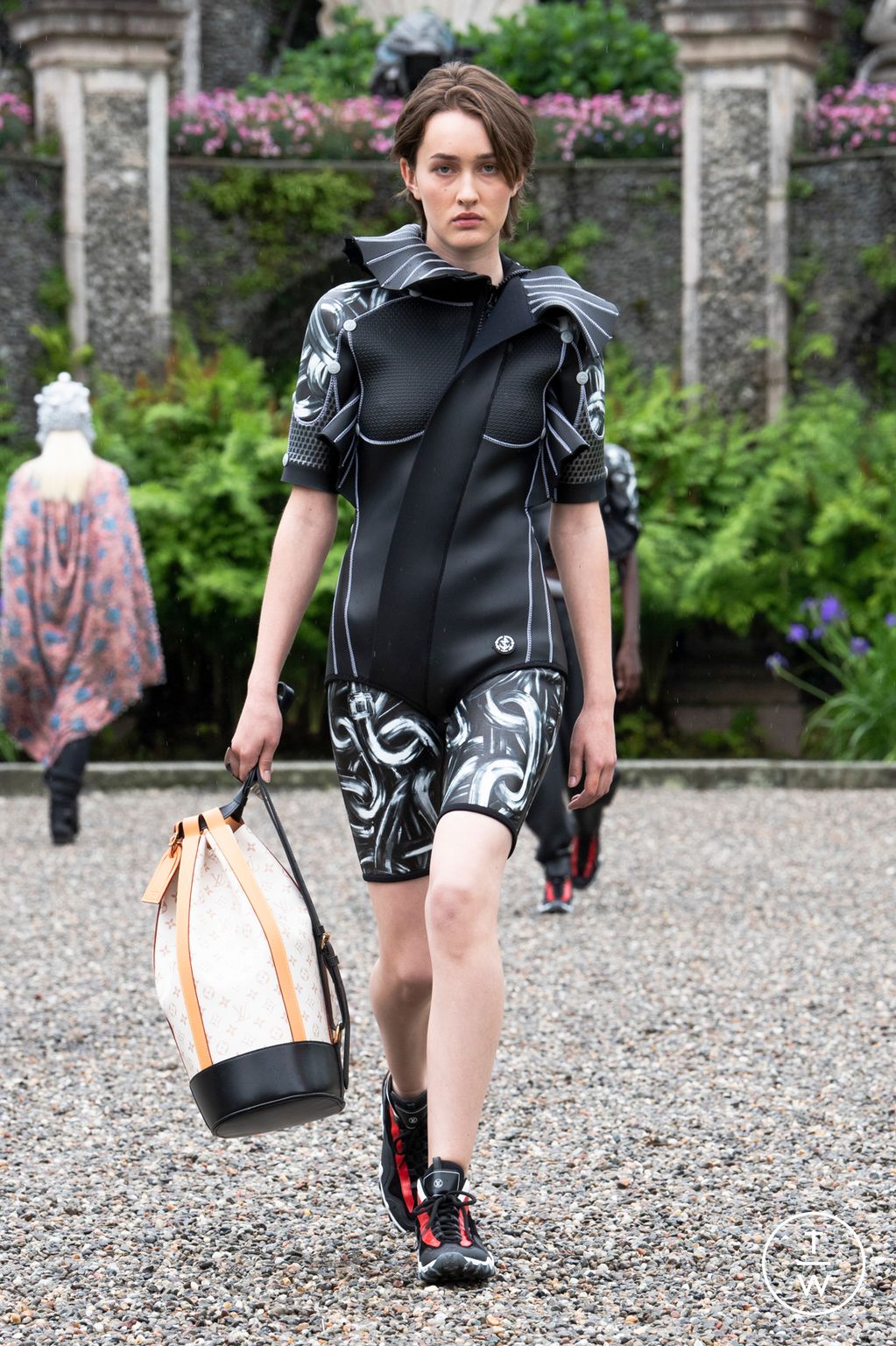 Fashion Week Paris Resort 2024 look 2 de la collection Louis Vuitton womenswear