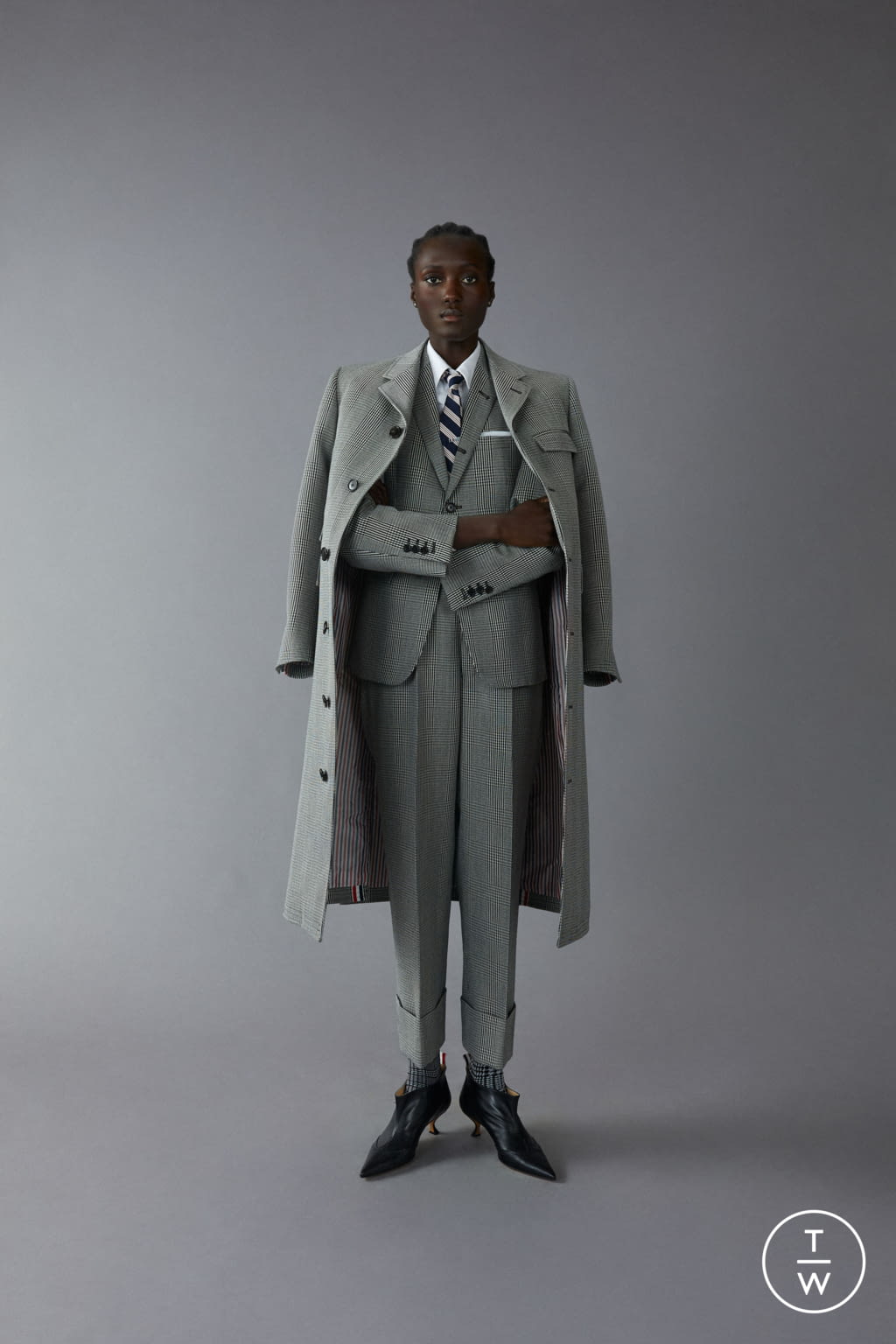 Fashion Week Paris Pre-Fall 2020 look 2 from the Thom Browne collection 女装