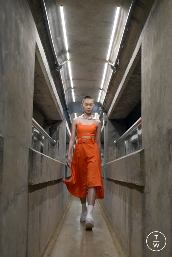Fashion Week London Spring/Summer 2022 look 2 from the Jamie Wei Huang collection womenswear