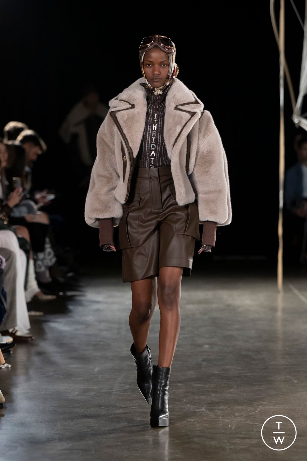 Fashion Week London Fall/Winter 2023 look 2 from the MITHRIDATE collection womenswear