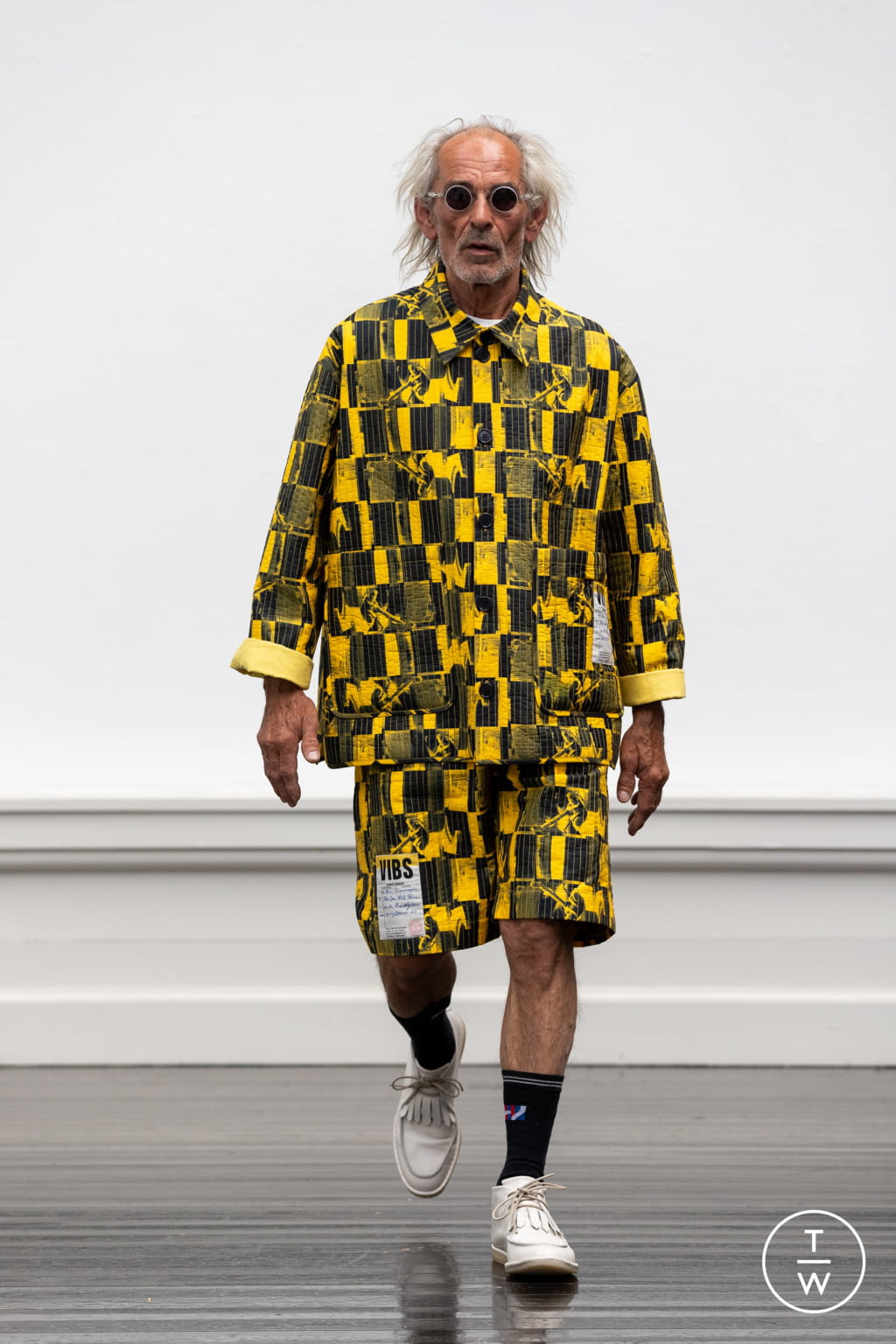 Fashion Week Paris Spring/Summer 2022 look 2 from the Henrik Vibskov collection menswear