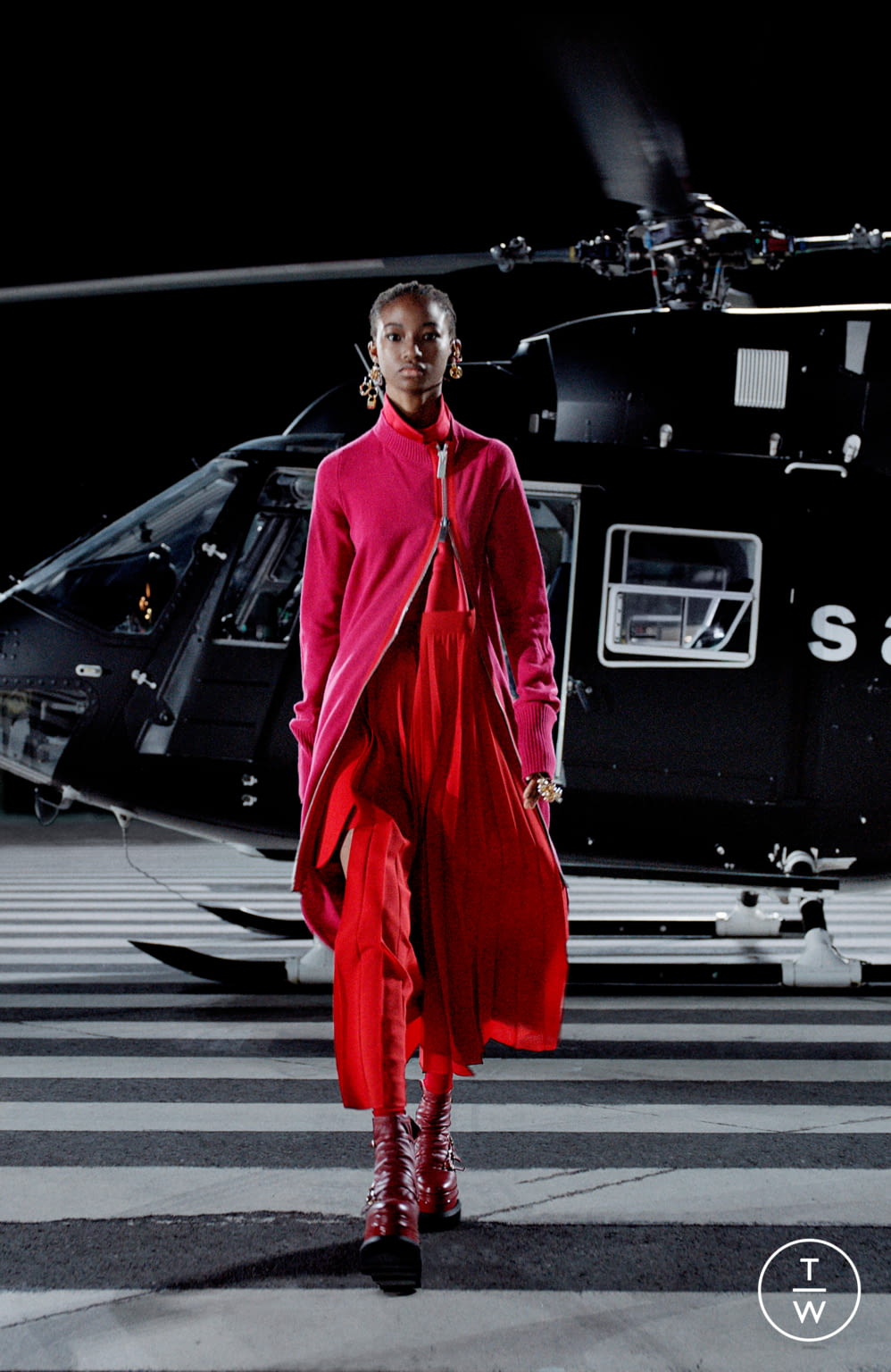 Fashion Week Paris Fall/Winter 2021 look 2 from the Sacai collection womenswear