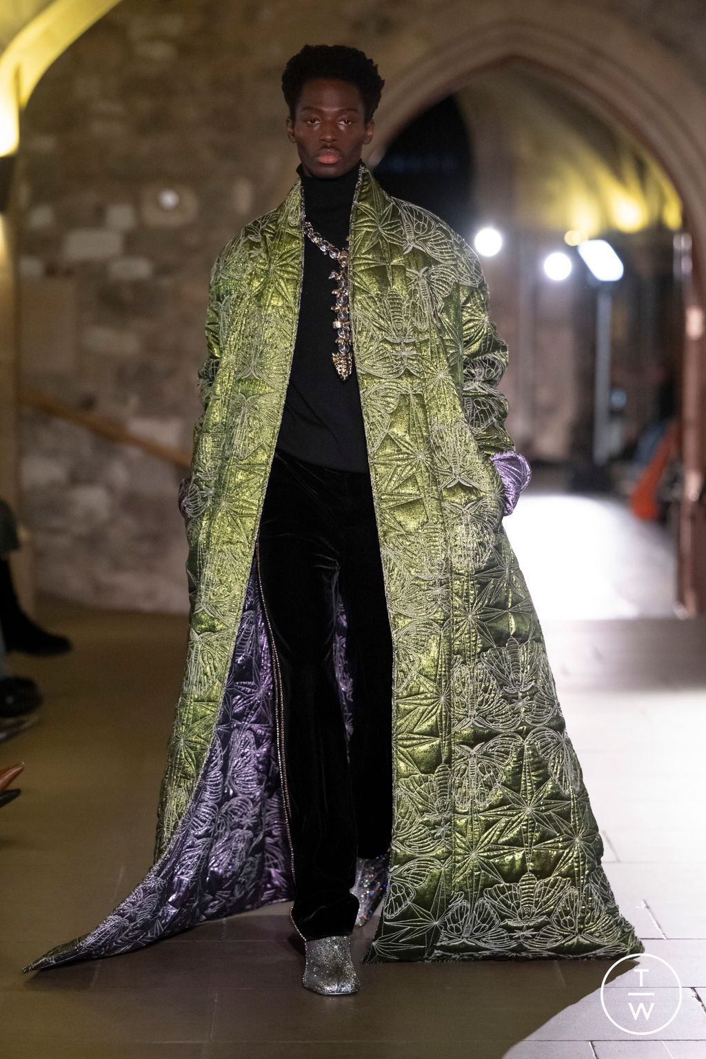Fashion Week London Fall/Winter 2024 look 2 from the MITHRIDATE collection womenswear