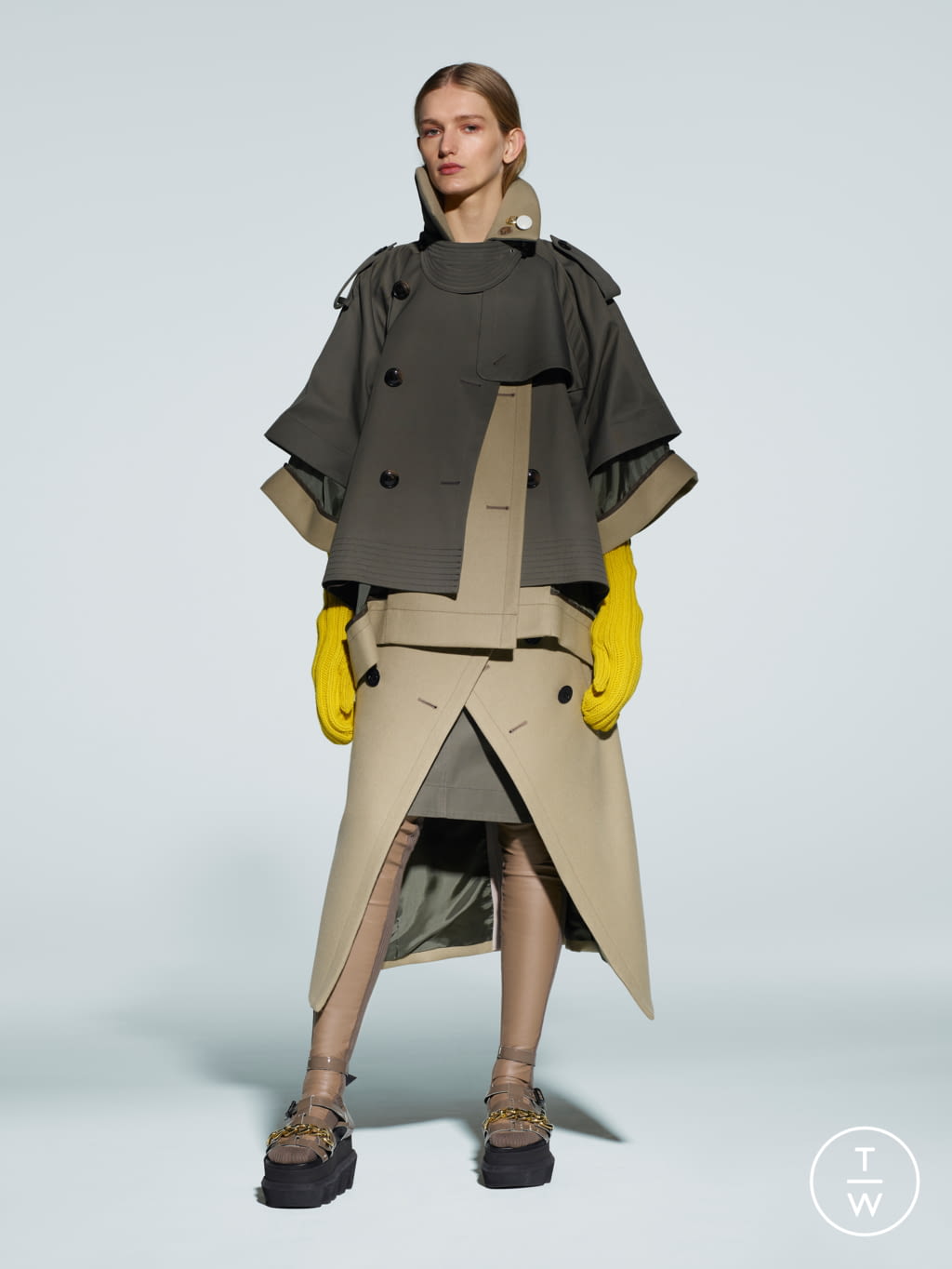 Fashion Week Paris Pre-Fall 2021 look 2 from the Sacai collection 女装