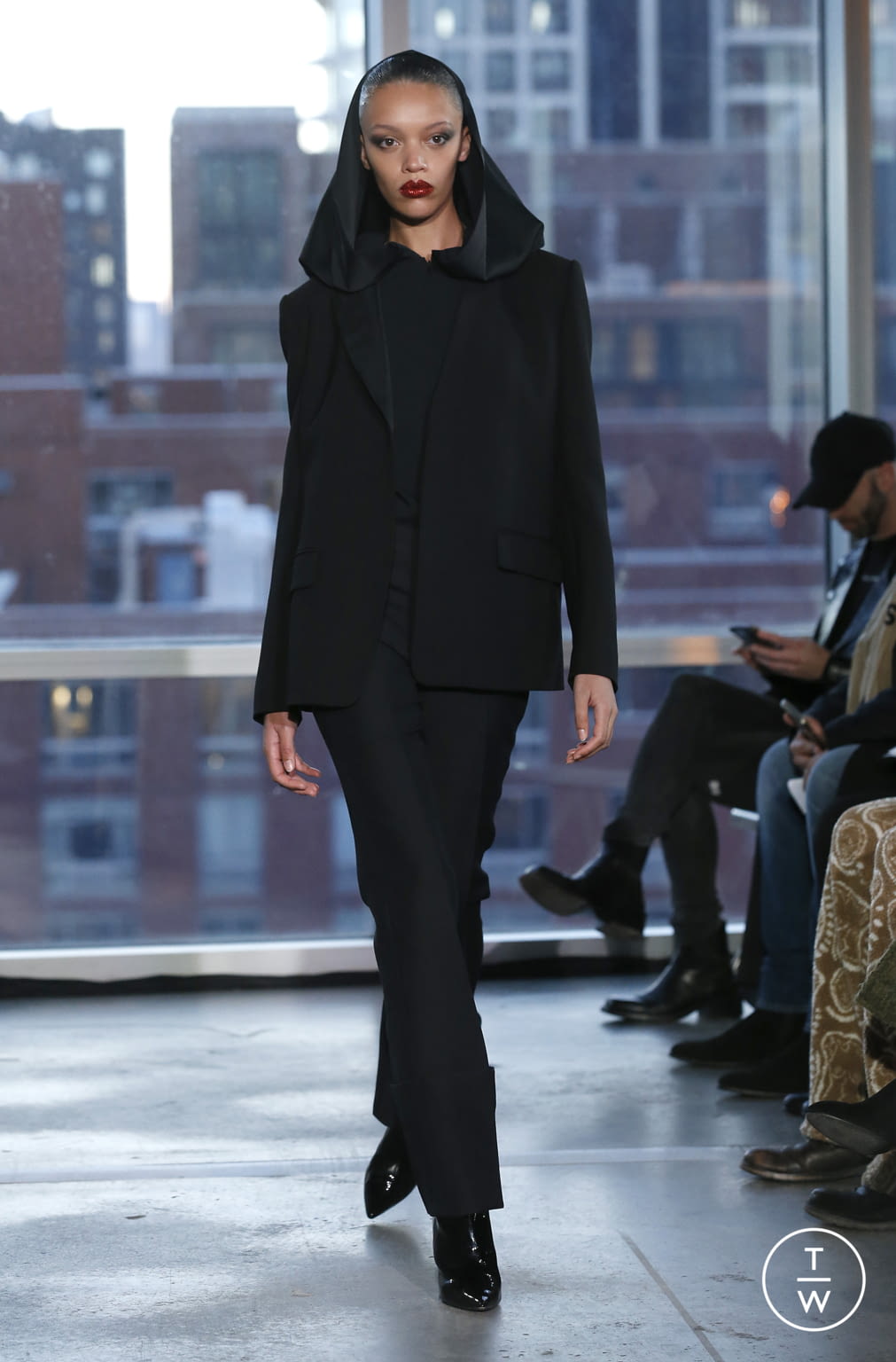 Fashion Week New York Fall/Winter 2022 look 2 from the Duncan collection womenswear