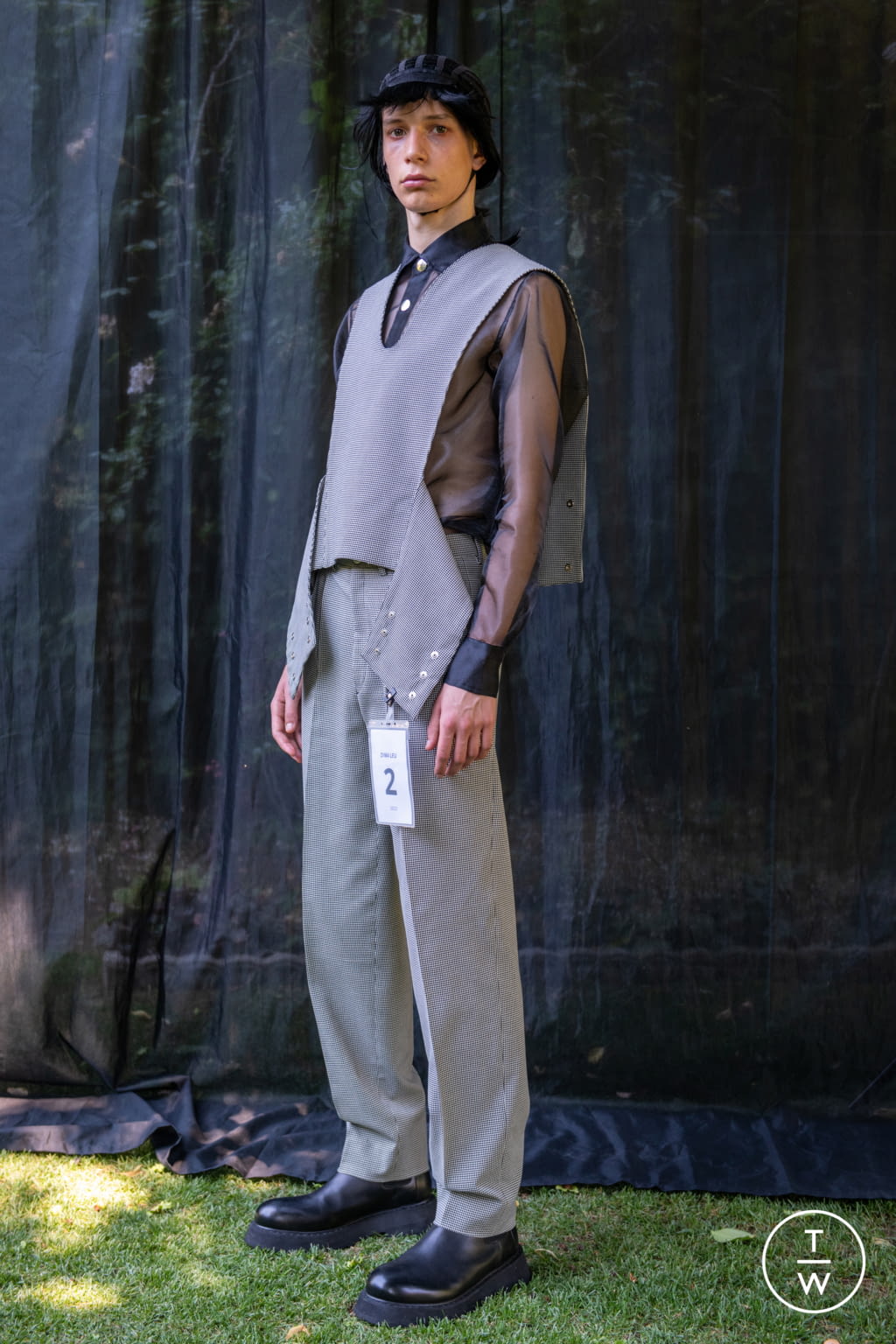 Fashion Week Milan Spring/Summer 2022 look 2 from the Dima Leu collection 男装