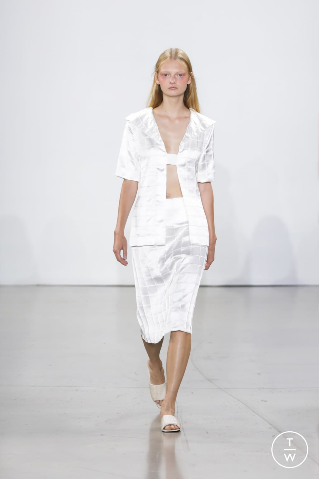 Fashion Week New York Spring/Summer 2022 look 2 from the Bevza collection womenswear