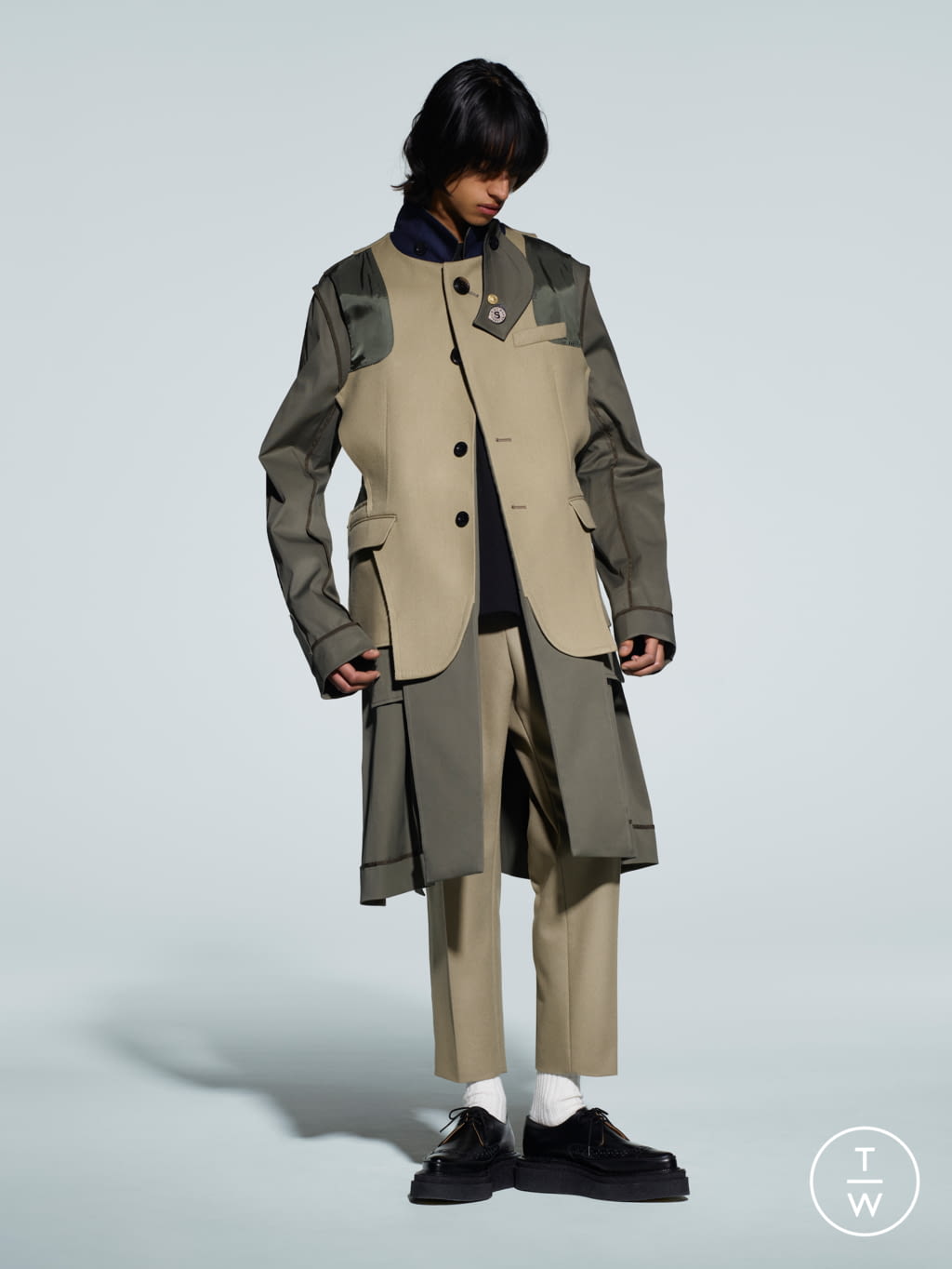 Fashion Week Paris Fall/Winter 2021 look 2 from the Sacai collection menswear