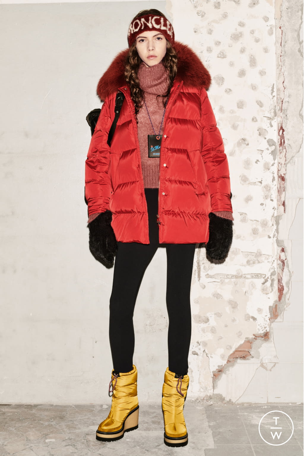 Fashion Week Milan Fall/Winter 2018 look 43 from the Moncler Genius collection 女装