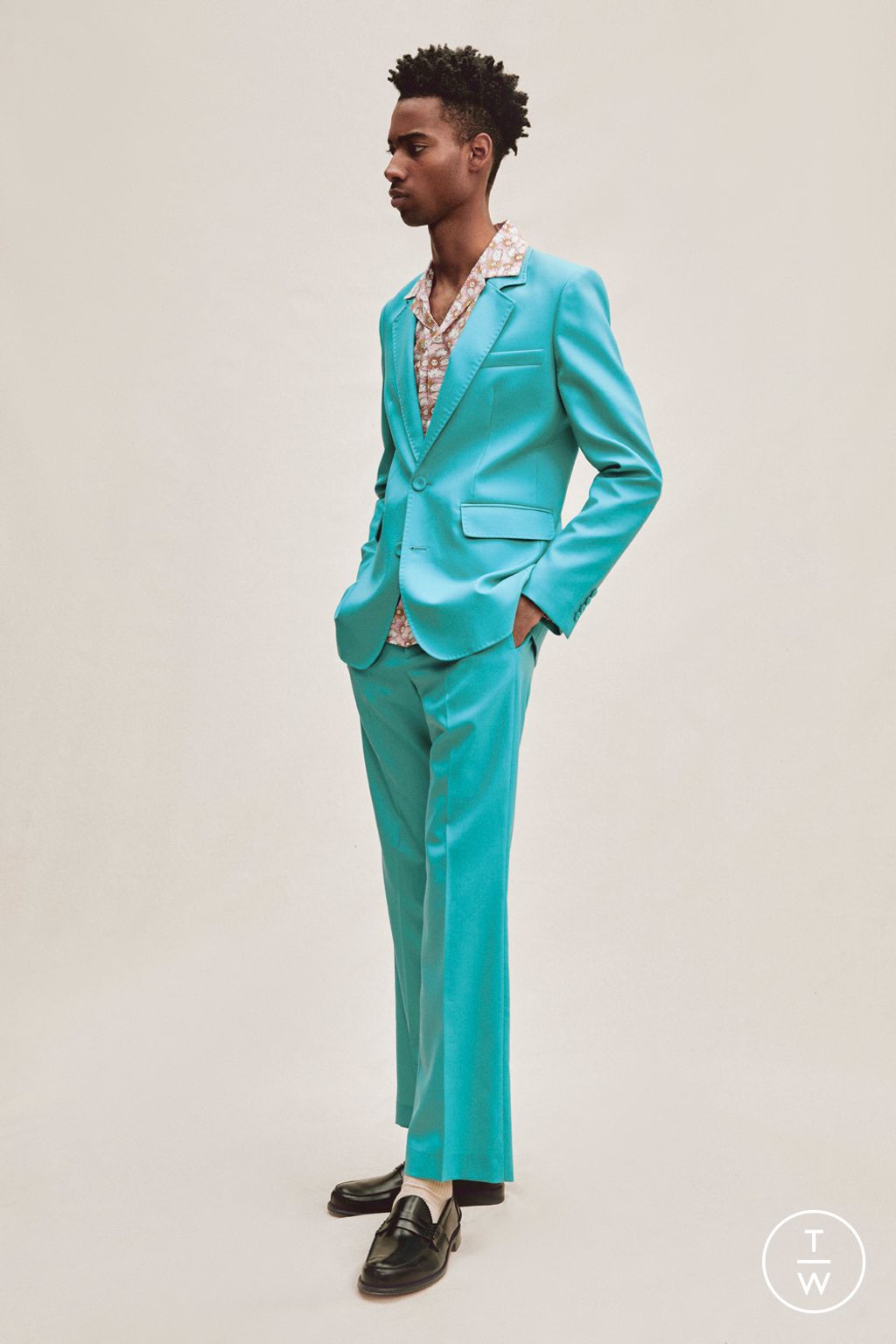 Fashion Week London Spring/Summer 2023 look 20 from the Paul & Joe collection 男装