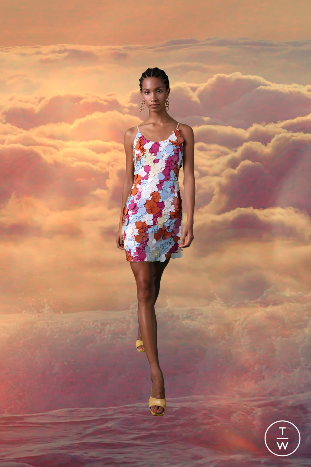 Fashion Week New York Spring/Summer 2022 look 20 from the Nicole Miller collection womenswear