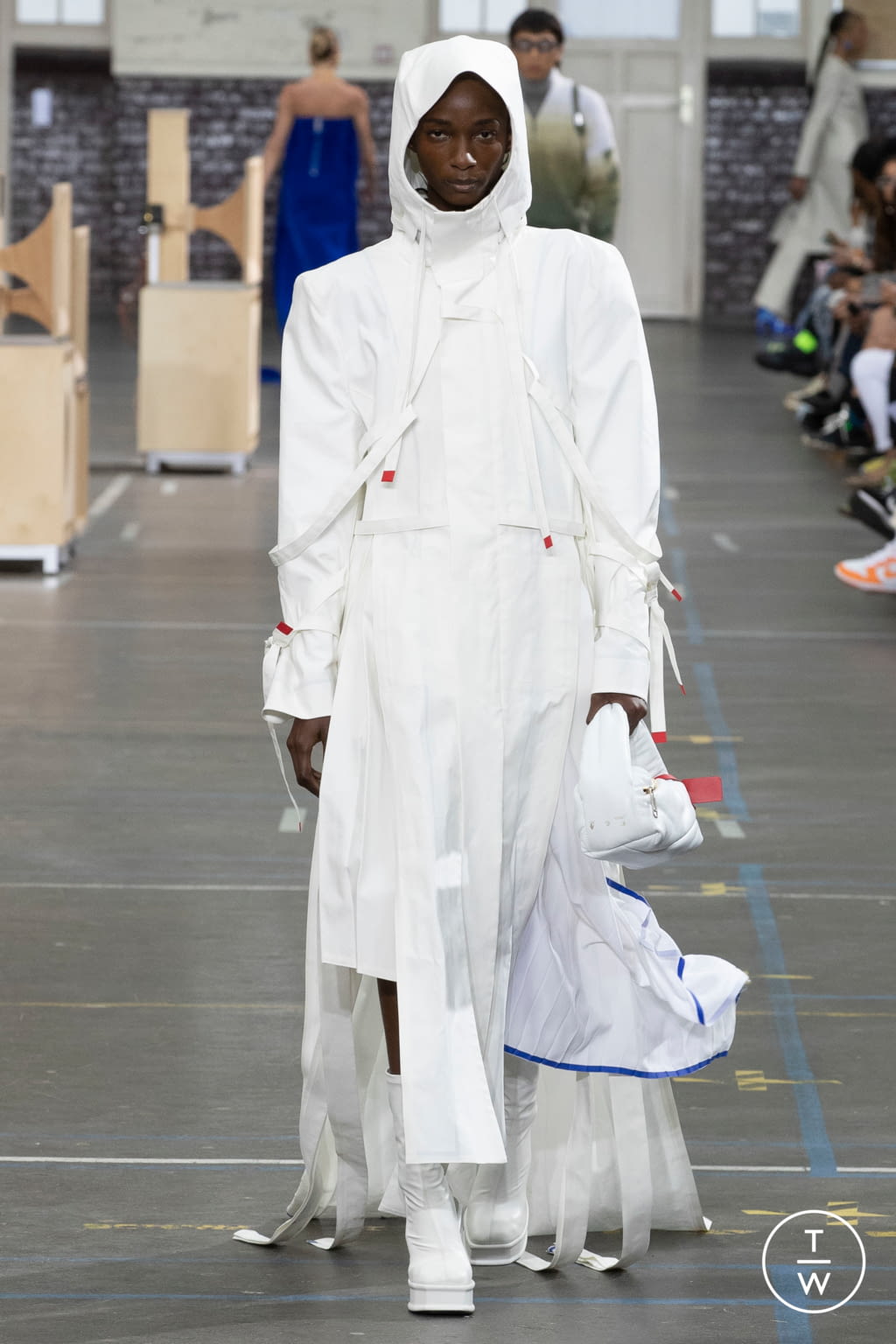 Fashion Week Paris Fall/Winter 2021 look 20 from the Off-White collection womenswear