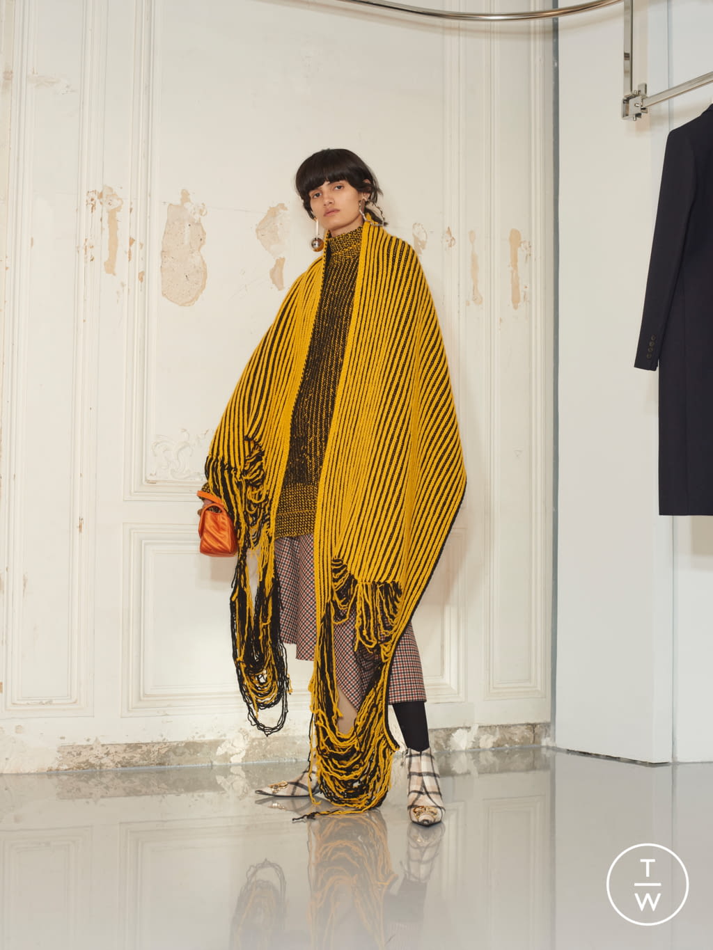 Fashion Week Paris Pre-Fall 2018 look 20 from the Balenciaga collection womenswear