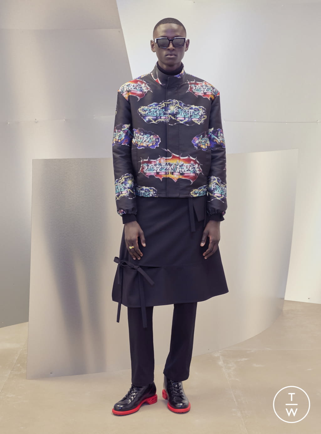 Fashion Week Paris Pre-Fall 2022 look 42 from the Louis Vuitton collection menswear