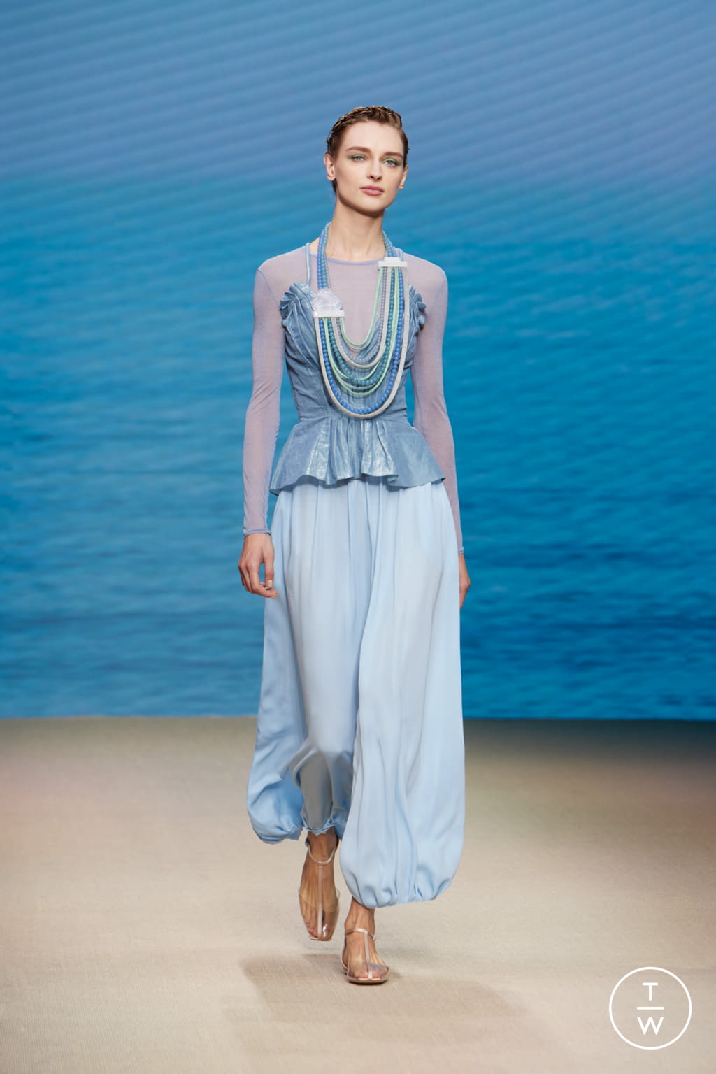Fashion Week Milan Spring/Summer 2022 look 20 from the Giorgio Armani collection womenswear