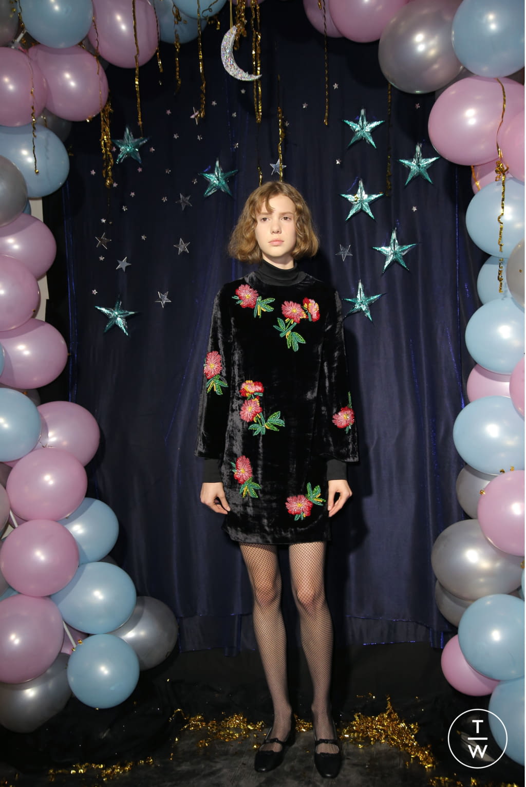 Fashion Week Paris Fall/Winter 2017 look 20 from the Alexa Chung collection womenswear