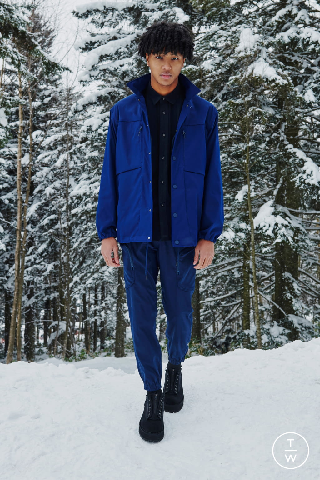 Fashion Week Paris Fall/Winter 2021 look 20 from the White Mountaineering collection 男装