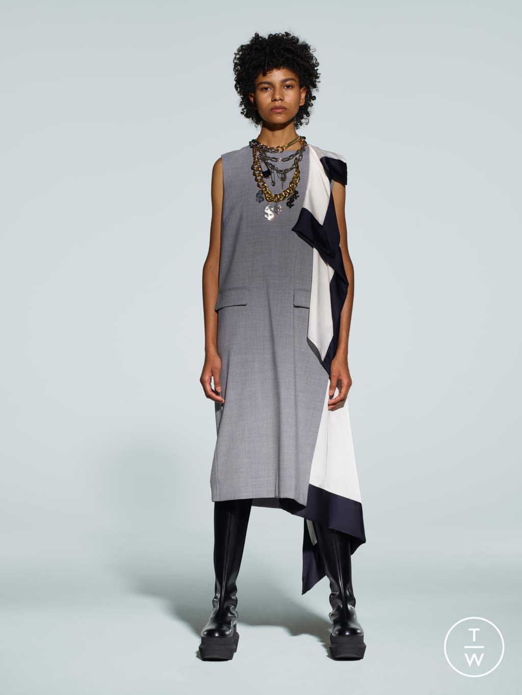 Fashion Week Paris Pre-Fall 2021 look 20 from the Sacai collection womenswear