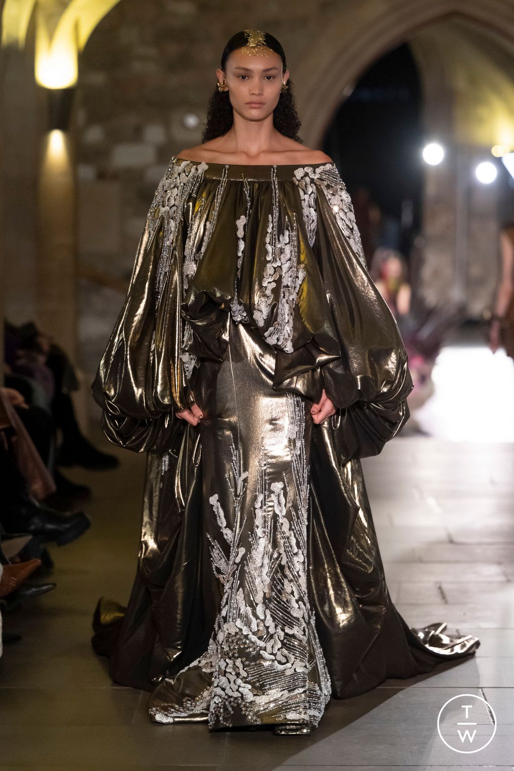 Fashion Week London Fall/Winter 2024 look 21 from the MITHRIDATE collection womenswear
