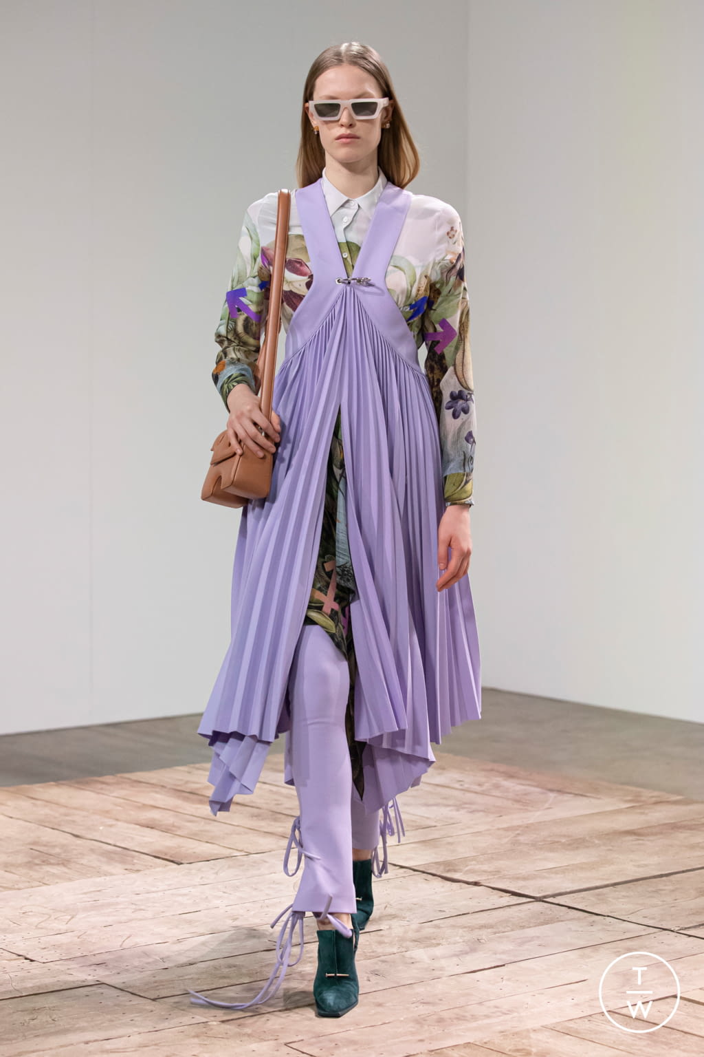Fashion Week Milan Spring/Summer 2021 look 20 from the Off-White collection womenswear