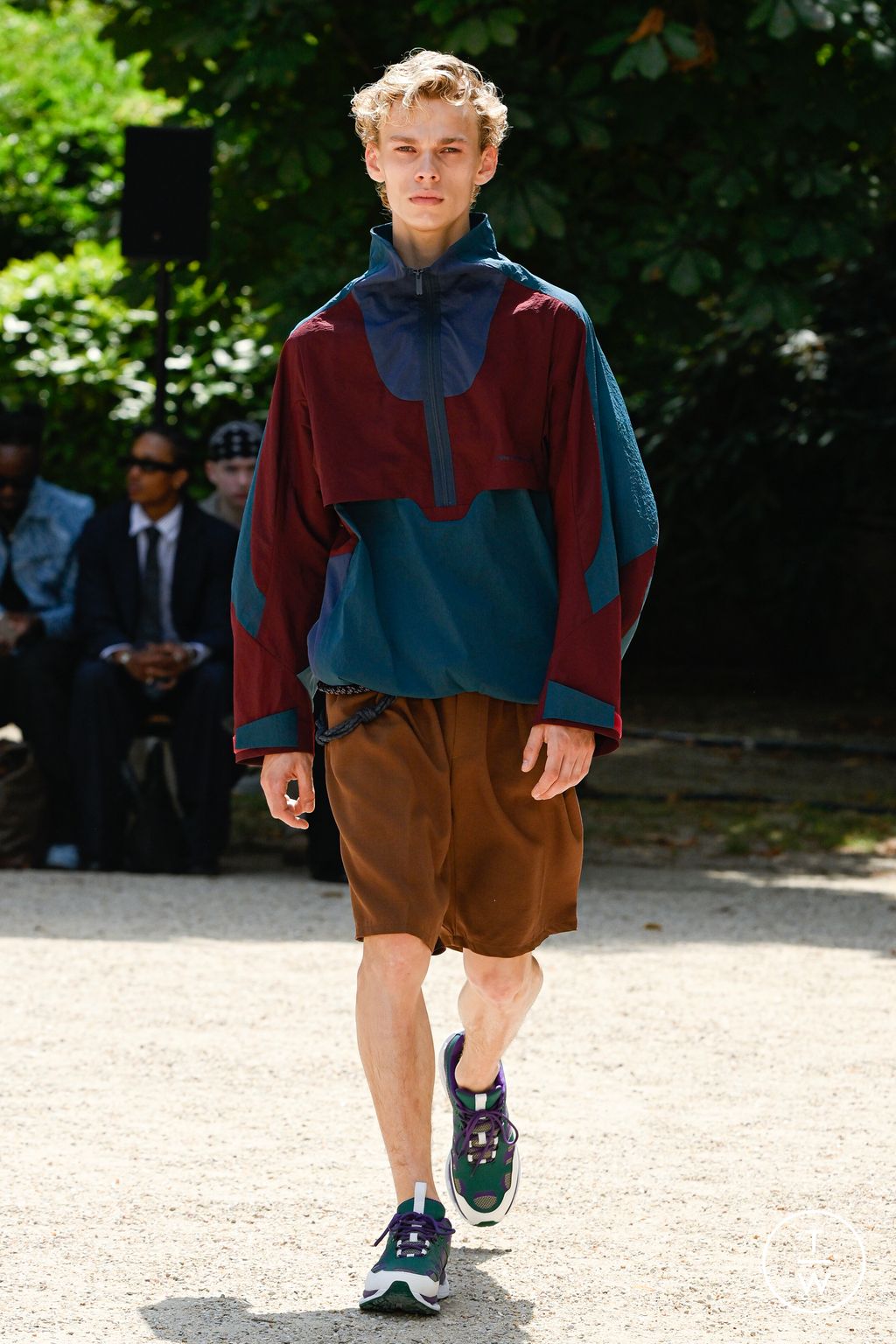 Fashion Week Paris Spring/Summer 2026 look 20 from the White Mountaineering collection 男装