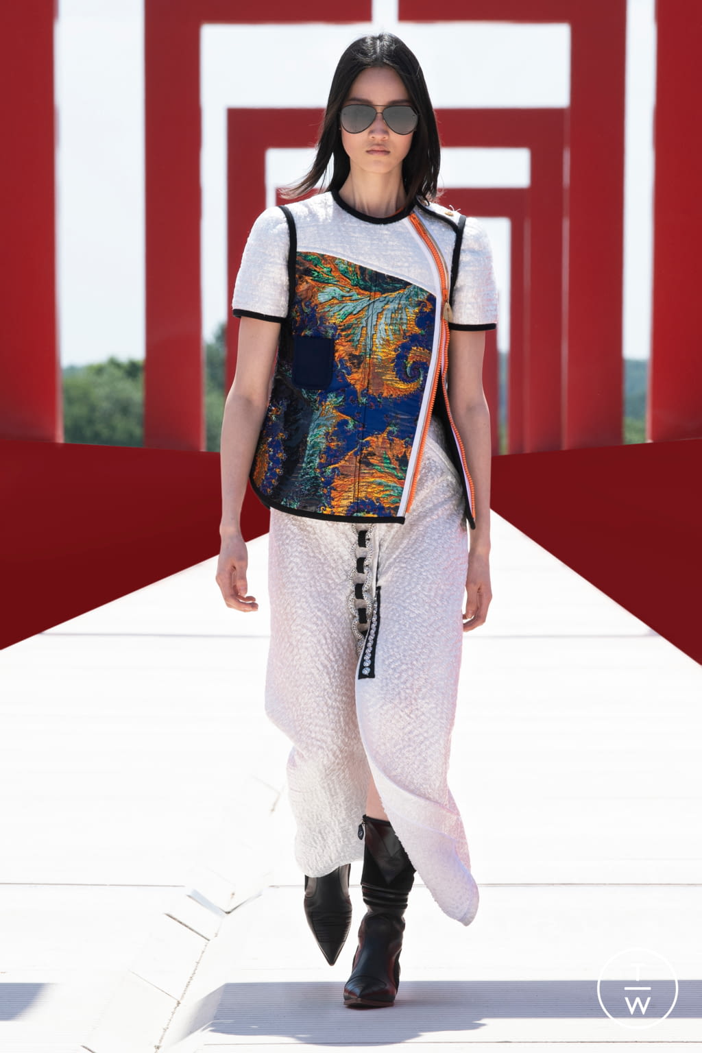 Fashion Week Paris Resort 2022 look 20 from the Louis Vuitton collection 女装