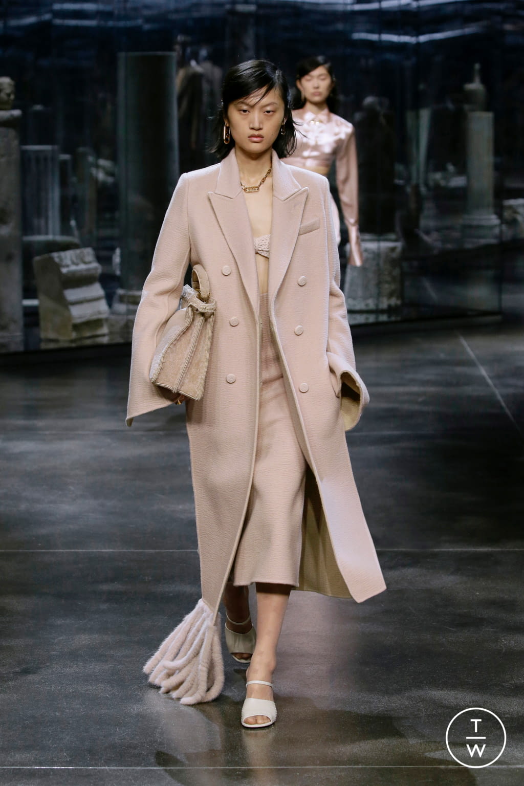 Fashion Week Milan Fall/Winter 2021 look 20 from the Fendi collection womenswear