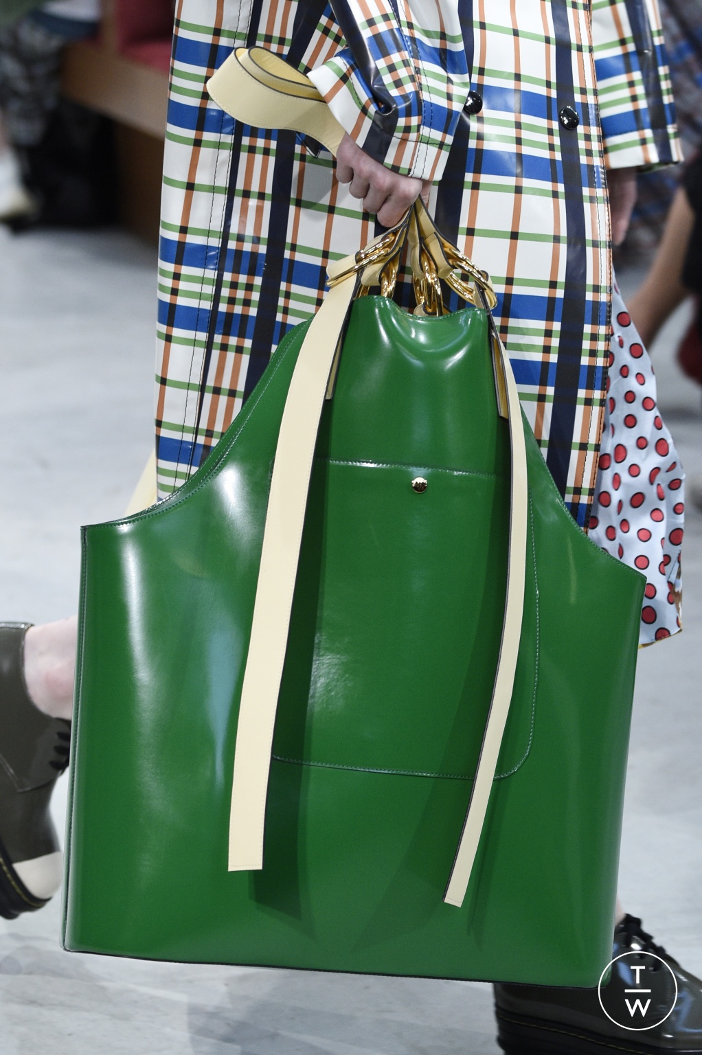Fashion Week Milan Spring/Summer 2018 look 16 from the Marni collection womenswear accessories