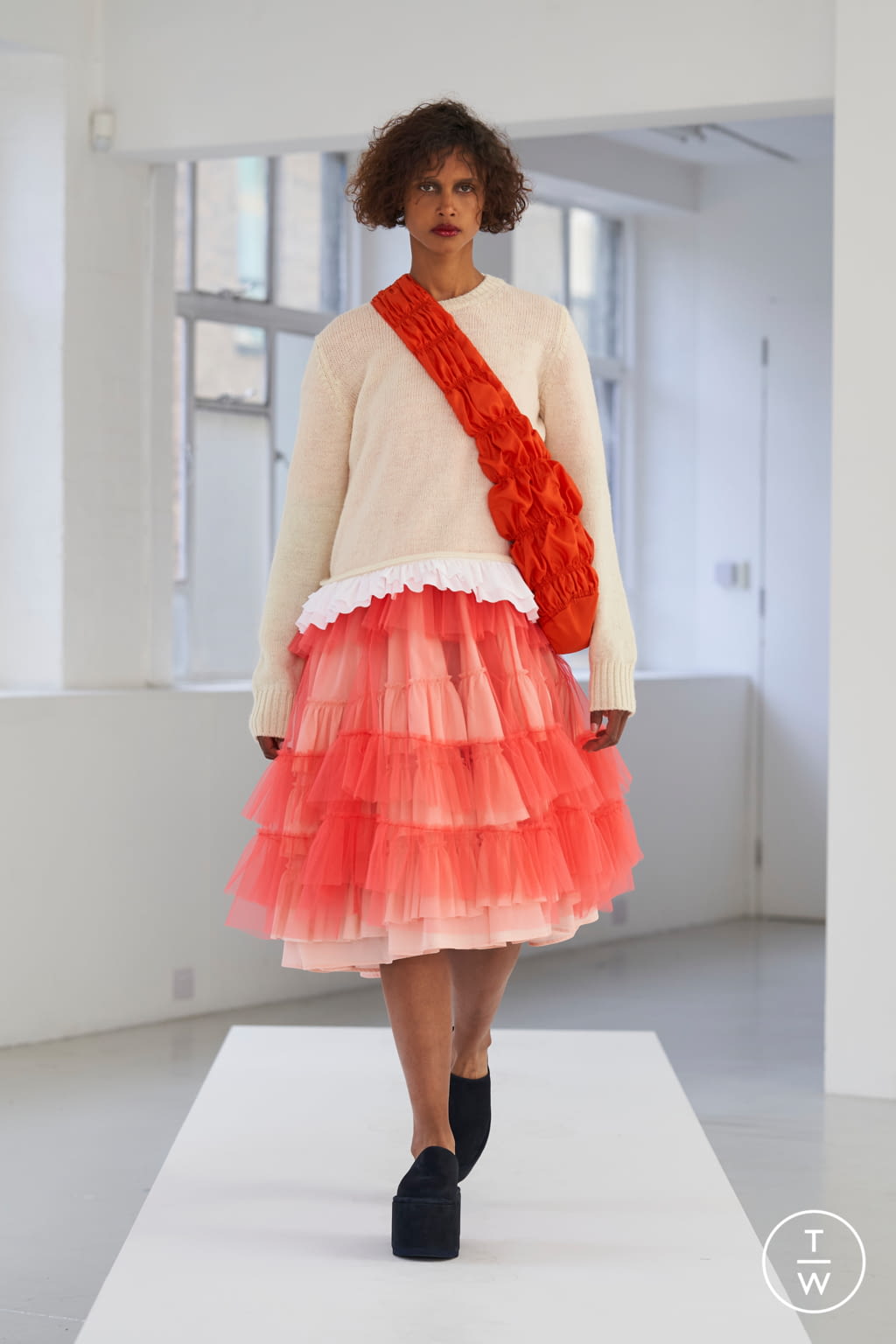 Fashion Week London Spring/Summer 2021 look 22 from the Molly Goddard collection 女装