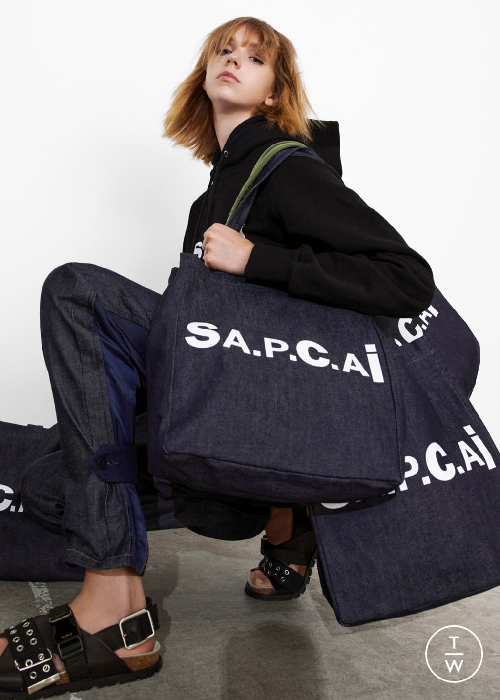 Fashion Week Paris Spring/Summer 2021 look 14 from the A.P.C SACAI collection 女装