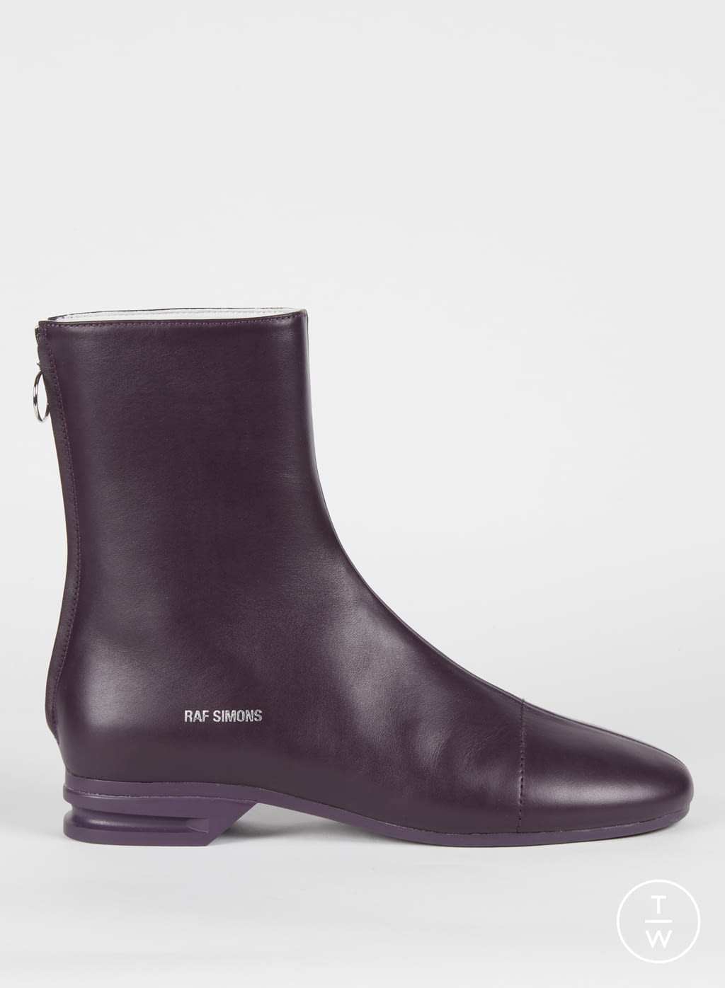 Fashion Week Paris Fall/Winter 2020 look 7 from the Raf Simons collection 男装配饰