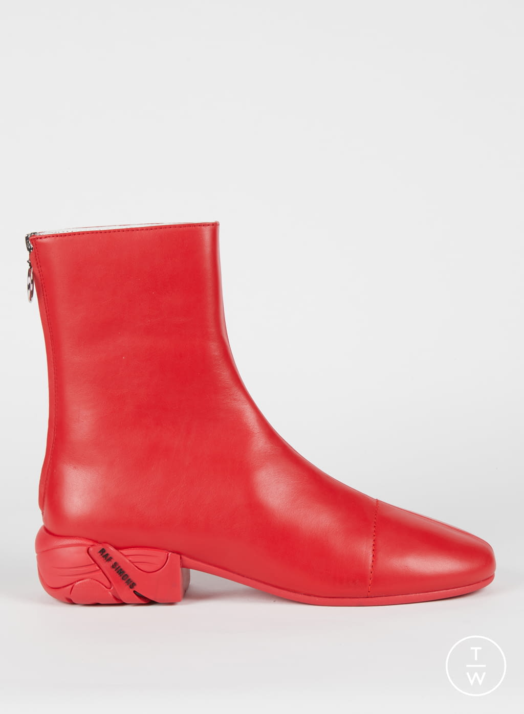 Fashion Week Paris Fall/Winter 2020 look 25 from the Raf Simons collection 男装配饰