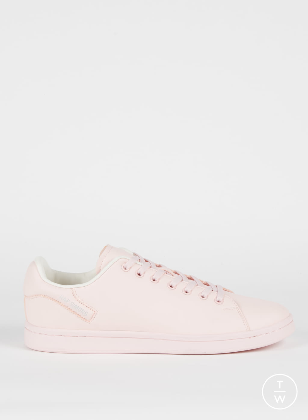 Fashion Week Paris Fall/Winter 2020 look 20 from the Raf Simons collection 男装配饰