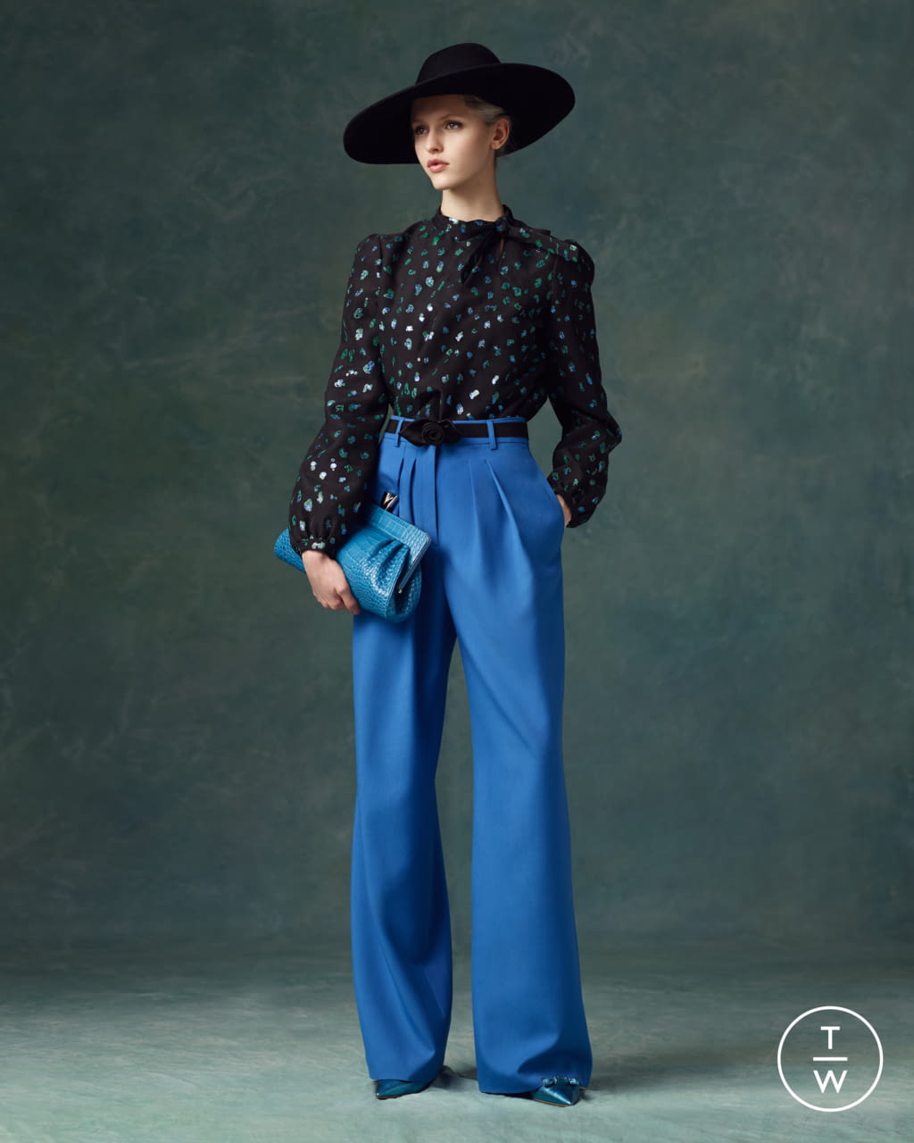 Fashion Week Paris Fall/Winter 2021 look 14 from the Rochas collection womenswear