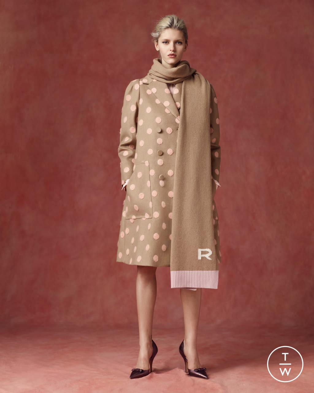 Fashion Week Paris Fall/Winter 2021 look 26 from the Rochas collection womenswear