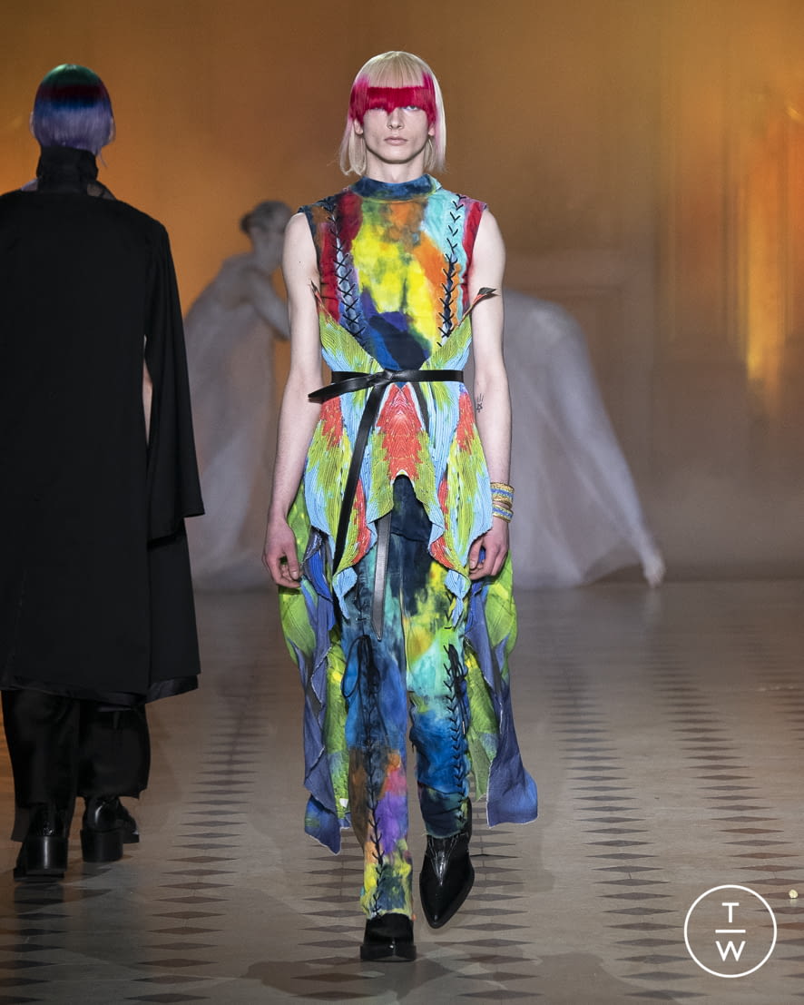 Fashion Week Paris Spring/Summer 2022 look 13 from the Yuima Nakazato collection couture