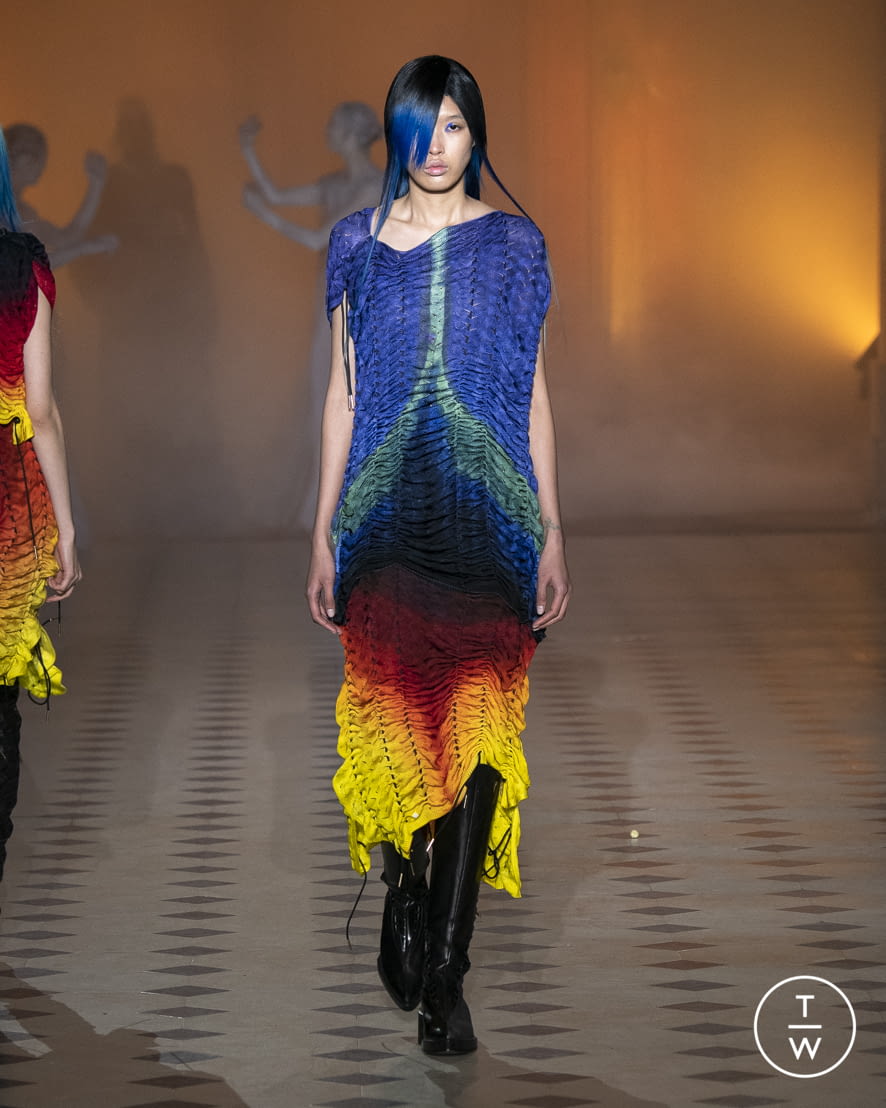 Fashion Week Paris Spring/Summer 2022 look 18 de la collection Yuima Nakazato couture