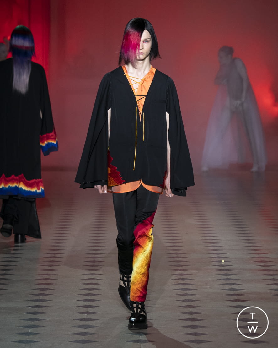 Fashion Week Paris Spring/Summer 2022 look 2 from the Yuima Nakazato collection 高级定制