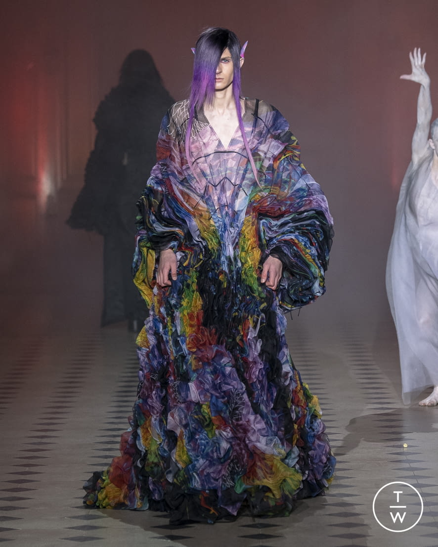 Fashion Week Paris Spring/Summer 2022 look 25 from the Yuima Nakazato collection couture