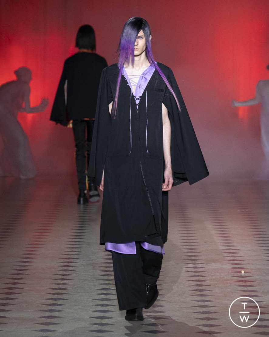 Fashion Week Paris Spring/Summer 2022 look 3 from the Yuima Nakazato collection 高级定制