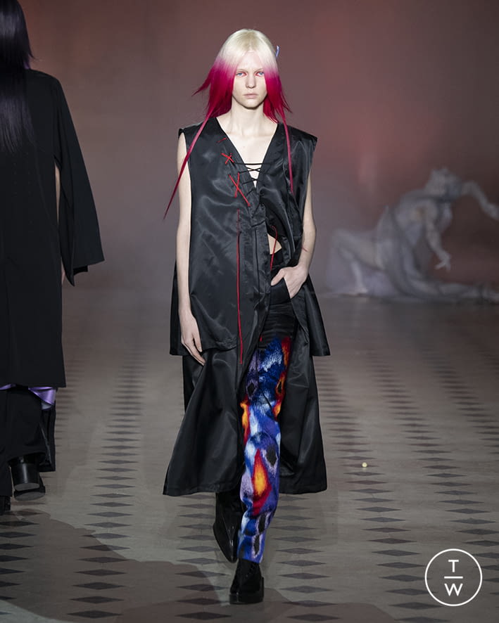 Fashion Week Paris Spring/Summer 2022 look 4 from the Yuima Nakazato collection 高级定制