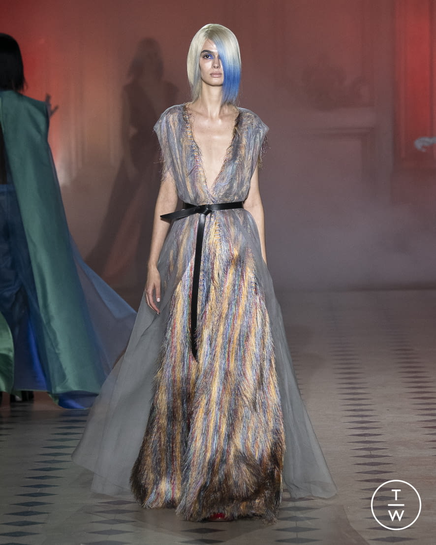 Fashion Week Paris Spring/Summer 2022 look 7 from the Yuima Nakazato collection couture