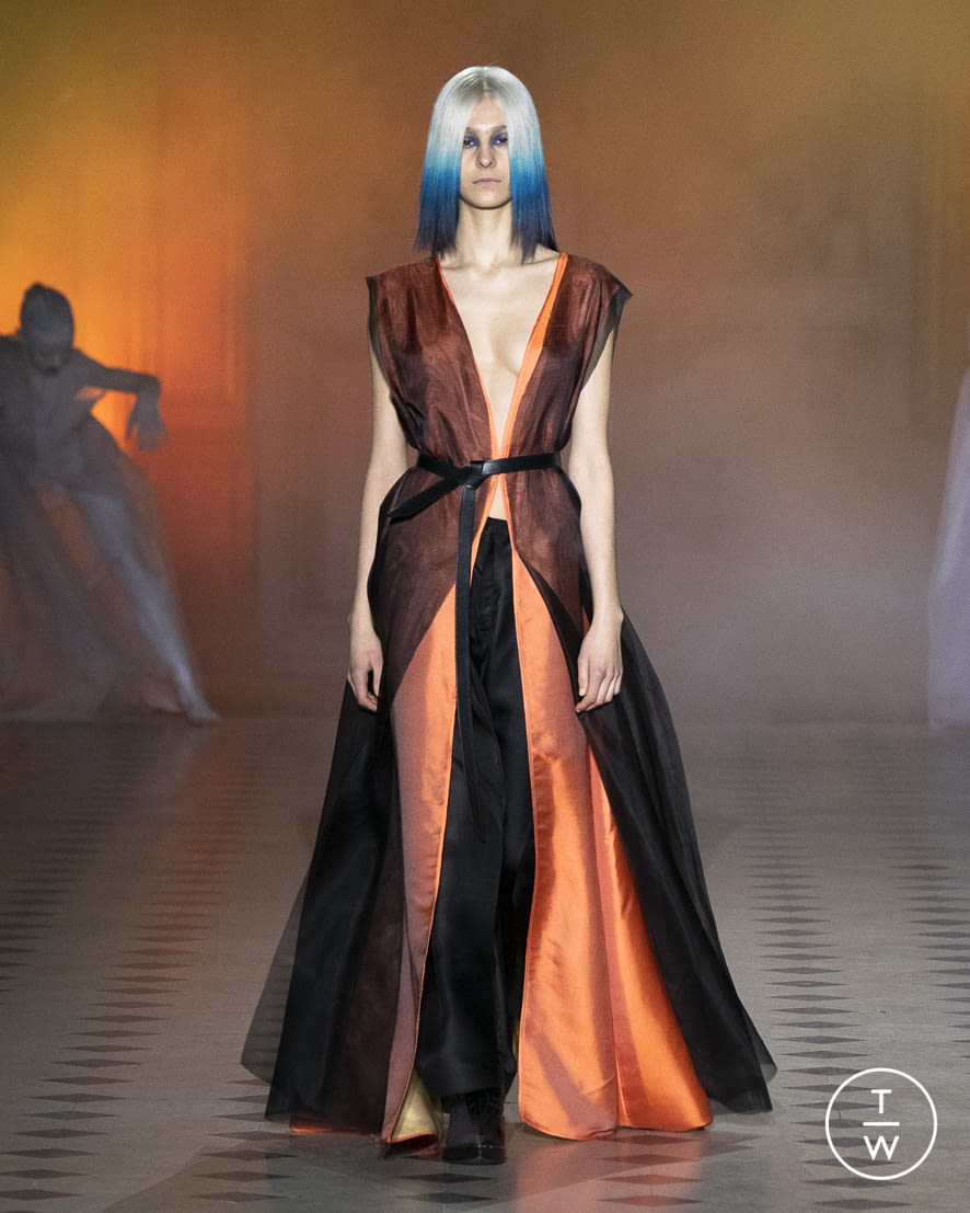 Fashion Week Paris Spring/Summer 2022 look 8 from the Yuima Nakazato collection couture