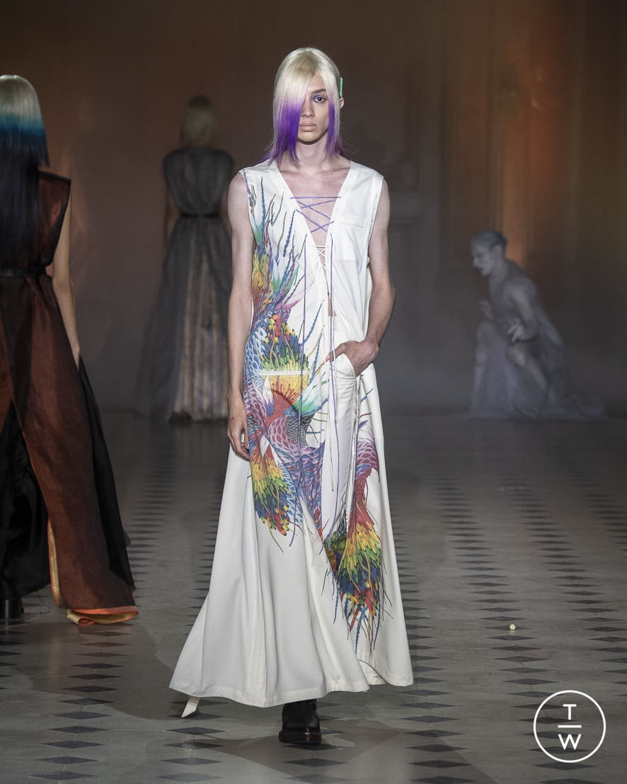 Fashion Week Paris Spring/Summer 2022 look 9 from the Yuima Nakazato collection couture