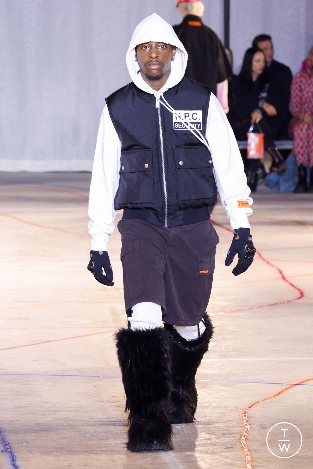 Fashion Week New York Fall/Winter 2023 look 5 from the Heron Preston collection 女装