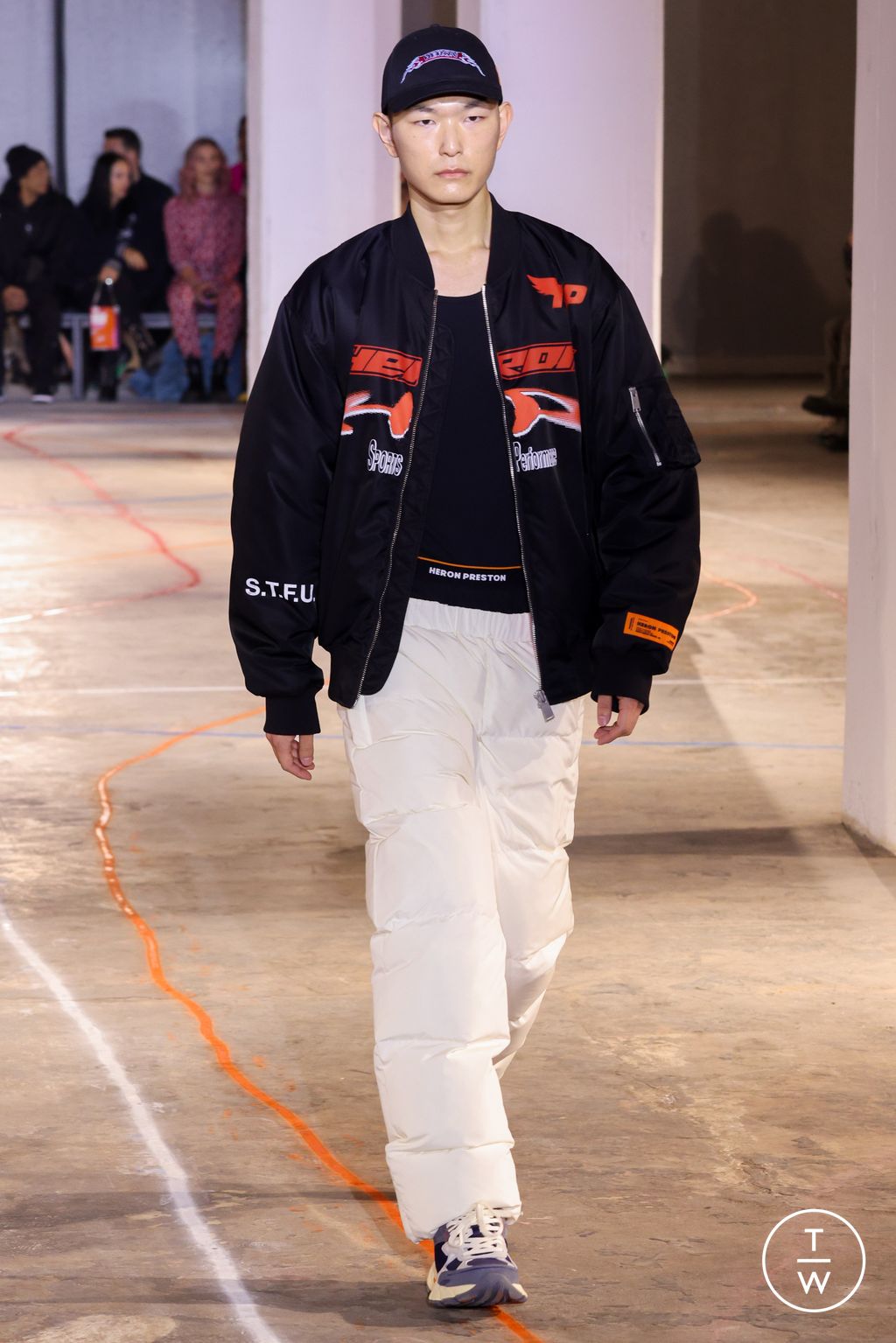 Fashion Week New York Fall/Winter 2023 look 23 from the Heron Preston collection 女装